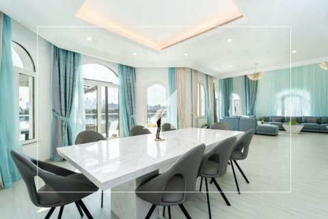 Villa in Garden Homes, Palm Jumeirah, Dubai 4 bedrooms, 657.3 sq.m. № 42494 - photo 8