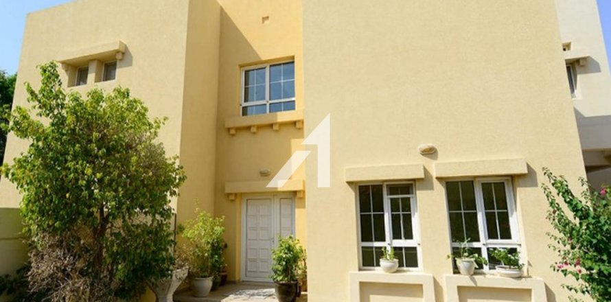 Villa in The Lakes, Dubai 3 bedrooms, 270.3 sq.m. № 42487