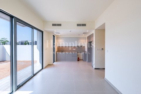 Снять в аренду таунхаус в Dubai South (Dubai World Central), Дубай: 3 спальни, 193.88856100м², № 72548 - фото 3