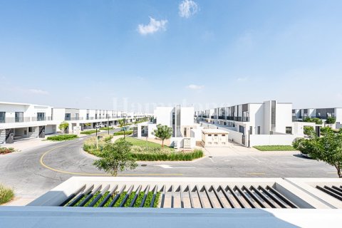 Снять в аренду таунхаус в Dubai South (Dubai World Central), Дубай: 3 спальни, 193.88856100м², № 72548 - фото 12