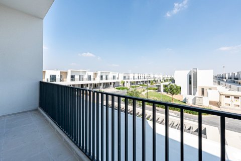 Снять в аренду таунхаус в Dubai South (Dubai World Central), Дубай: 3 спальни, 193.88856100м², № 72548 - фото 6