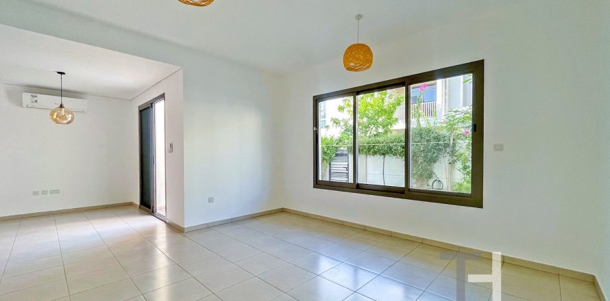Таунхаус в Zahra Townhouses, Town Square, Дубай, 3 спальни, 188м², № 7212