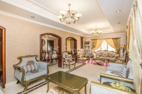 Villa à Dubai, 5 chambres, 546.3 m², № 7326 - photo 1