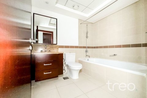 Снять в аренду квартиру в Бурдж-Халифе, Дубай: 2 спальни, 130.16м², № 120021 - фото 8