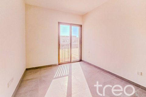Снять в аренду виллу в Дубае: 3 спальни, 184.13м², № 120019 - фото 9