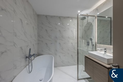 Apartment in Dubai Marina, Dubai 4 bedrooms, 295 sq.m. № 79350 - photo 12