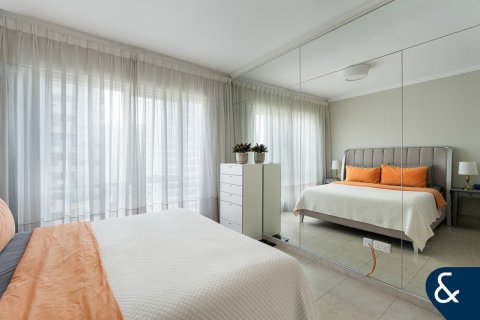 Apartment in AL MAJARA TOWERS in Dubai Marina, Dubai 2 bedrooms, 124 sq.m. № 79349 - photo 8