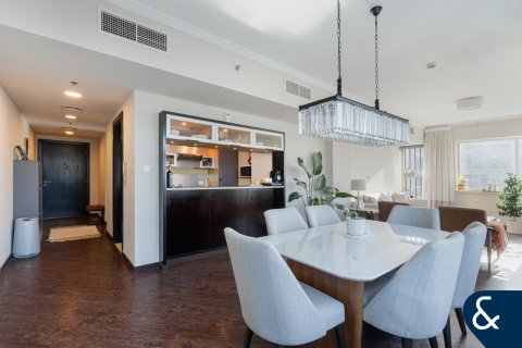 Apartment in AL MAJARA TOWERS in Dubai Marina, Dubai 2 bedrooms, 124 sq.m. № 79349 - photo 3