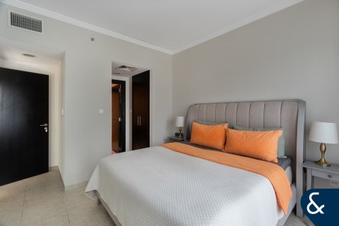 Apartment in AL MAJARA TOWERS in Dubai Marina, Dubai 2 bedrooms, 124 sq.m. № 79349 - photo 11