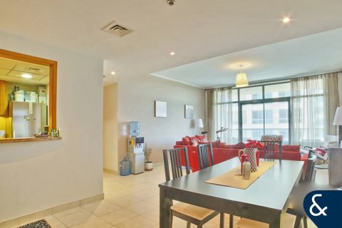 Apartamento en The Views, Dubai, 2 dormitorios, 123 m², № 79346 - foto 2