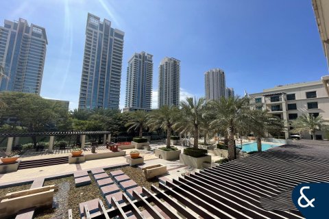 Apartamento en The Views, Dubai, 3 dormitorios, 140 m², № 79345 - foto 1