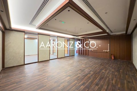 Oficina en Business Bay, Dubai, 199 m², № 95981 - foto 2