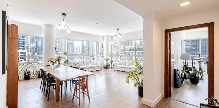 Apartment in Dubai Marina, Dubai 3 bedrooms, 192 sq.m. № 19838