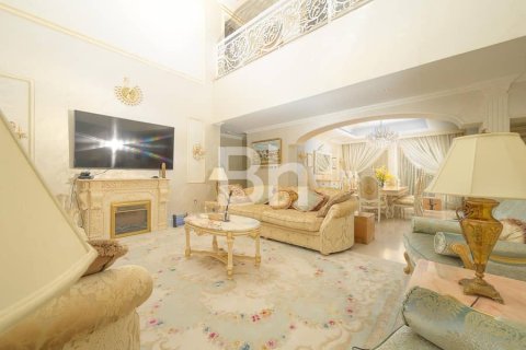 Villa in Jumeirah Islands, Dubai 5 bedrooms, 988 sq.m. № 24259 - photo 13