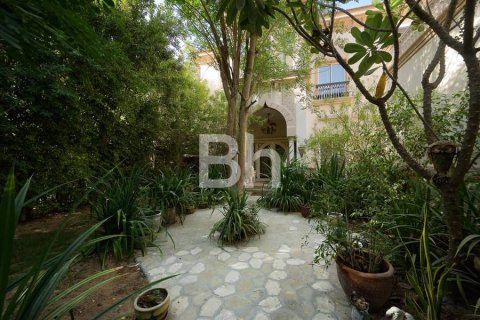 Villa in Jumeirah Islands, Dubai 5 bedrooms, 988 sq.m. № 24259 - photo 7
