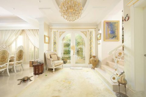 Villa in Jumeirah Islands, Dubai 5 bedrooms, 988 sq.m. № 24259 - photo 1
