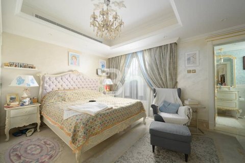 Villa in Jumeirah Islands, Dubai 5 bedrooms, 988 sq.m. № 24259 - photo 12