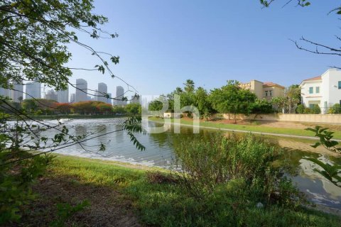 Villa in Jumeirah Islands, Dubai 5 bedrooms, 988 sq.m. № 24259 - photo 5