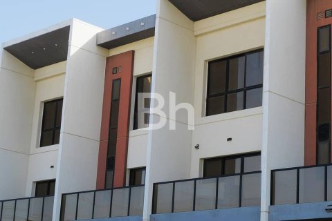 Townhouse in Jumeirah Village Triangle, Dubai 4 bedrooms, 1368 sq.m. № 24253 - photo 7