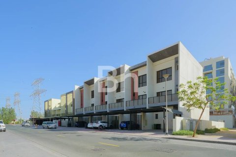 Townhouse in Jumeirah Village Triangle, Dubai 4 bedrooms, 1368 sq.m. № 24253 - photo 11