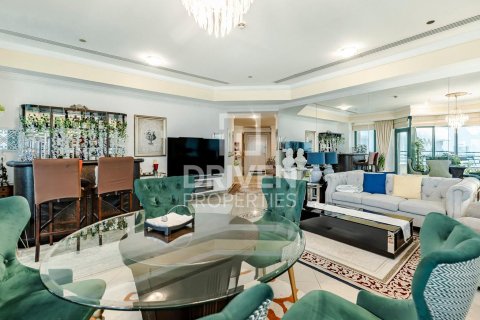 Apartment in Marina Crown, Dubai Marina, Dubai 3 bedrooms, 201.88 sq.m. № 130040