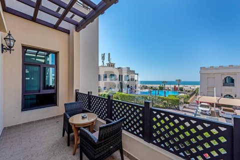 Villa en Jumeirah, Dubai, 5 dormitorios, 571 m², № 21221 - foto 16