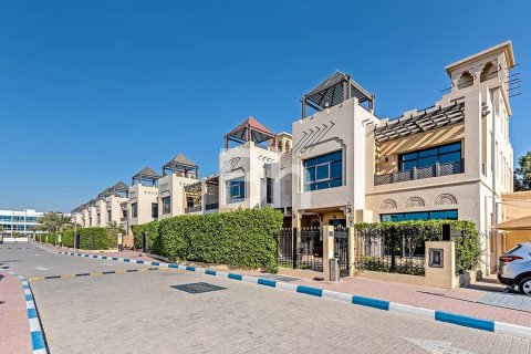 Villa en Jumeirah, Dubai, 5 dormitorios, 571 m², № 21221 - foto 21