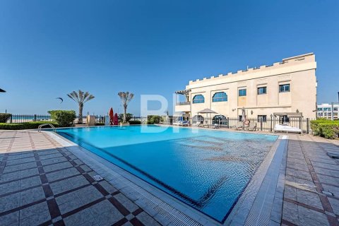 Villa en Jumeirah, Dubai, 5 dormitorios, 571 m², № 21221 - foto 3
