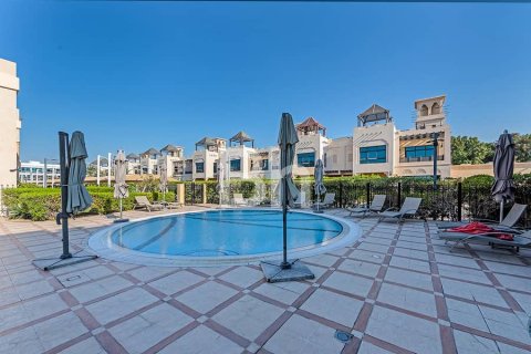 Villa en Jumeirah, Dubai, 5 dormitorios, 571 m², № 21221 - foto 19