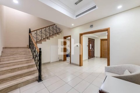 Villa en Jumeirah, Dubai, 5 dormitorios, 571 m², № 21221 - foto 6