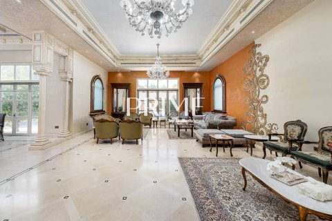 Villa in Dubai 7 bedrooms, 1338 sq.m. № 21222 - photo 1