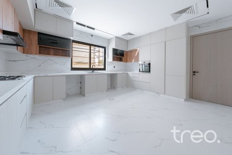 Villa à Al Furjan, Dubai, 5 chambres, 606.84 m², № 120140 - photo 15