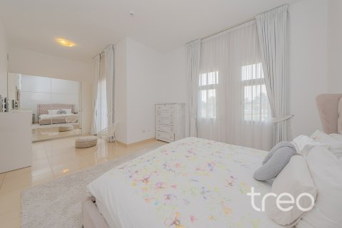 Villa in Mudon, Dubai 5 bedrooms, 1007.72 sq.m. № 120141 - photo 17