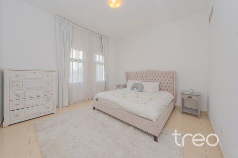 Villa in Mudon, Dubai 5 bedrooms, 1007.72 sq.m. № 120141 - photo 16