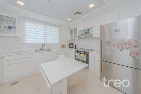 Villa in Mudon, Dubai 5 bedrooms, 1007.72 sq.m. № 120141 - photo 12
