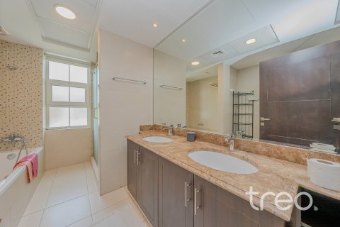 Villa in Mudon, Dubai 5 bedrooms, 1007.72 sq.m. № 120141 - photo 23