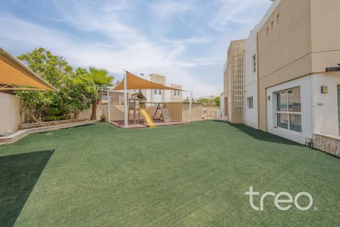 Villa in Mudon, Dubai 5 bedrooms, 1007.72 sq.m. № 120141 - photo 7