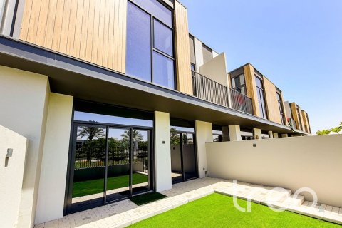Вилла в Мудоне, Дубай, 3 спальни, 167.97м², № 119897