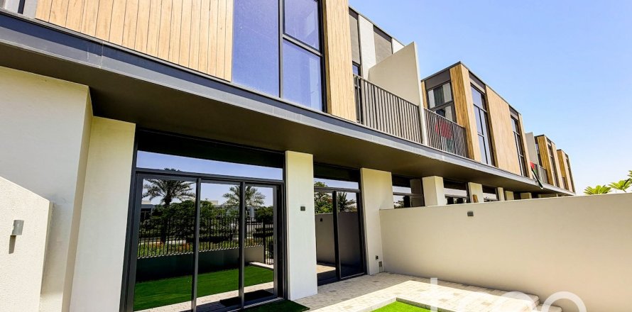 Вилла в Мудоне, Дубай, 3 спальни, 167.97м², № 119897