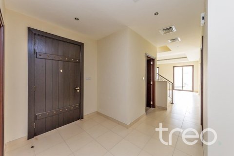 Villa in Mira, Reem, Dubai 4 bedrooms, 298.13 sq.m. № 119894 - photo 8