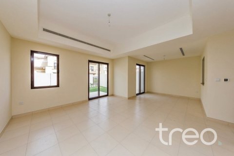 Villa in Mira, Reem, Dubai 4 bedrooms, 298.13 sq.m. № 119894 - photo 4