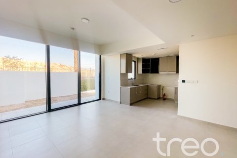 Townhouse in Arabian Ranches 3, Dubai 4 bedrooms, 249.17 sq.m. № 119895 - photo 2