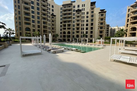 Apartment in Umm Suqeim, Dubai 1 bedroom, 69.7 sq.m. № 114373 - photo 9