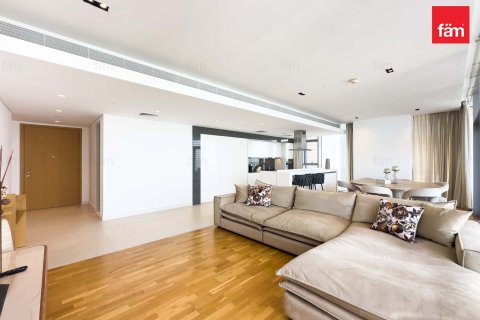 Apartment in Dubai 3 bedrooms, 190 sq.m. № 10259 - photo 10
