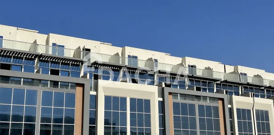Adosado en Dubai Investment Park, Dubai, 4 dormitorios, 78 m², № 109792