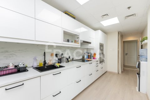 Appartement à Dubai Sports City, Dubai, 2 chambres, 136 m², № 109793 - photo 15