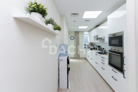 Appartement à Dubai Sports City, Dubai, 2 chambres, 136 m², № 109793 - photo 16