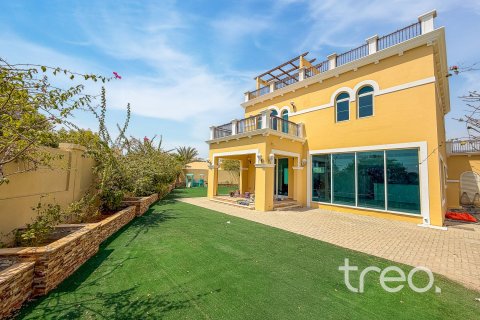 Вилла в Legacy, Jumeirah Park, Дубай, 4 спальни, 386.2м², № 134571