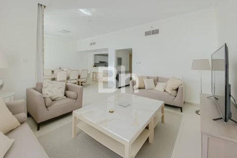 Appartement à Jumeirah Beach Residence, Dubai, 2 chambres, 152 m², № 57458 - photo 1