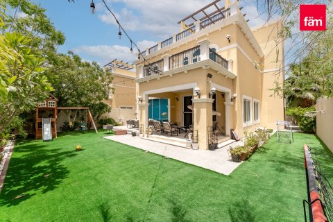 Villa in Jumeirah Park, Dubai 4 bedrooms, 515.8 sq.m. № 109544